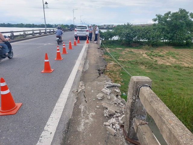 Tổ chức giao thông, khắc phục hư hỏng trên cầu Câu Lâu tuyến QL1A cũ qua Quảng Nam - Ảnh 2.