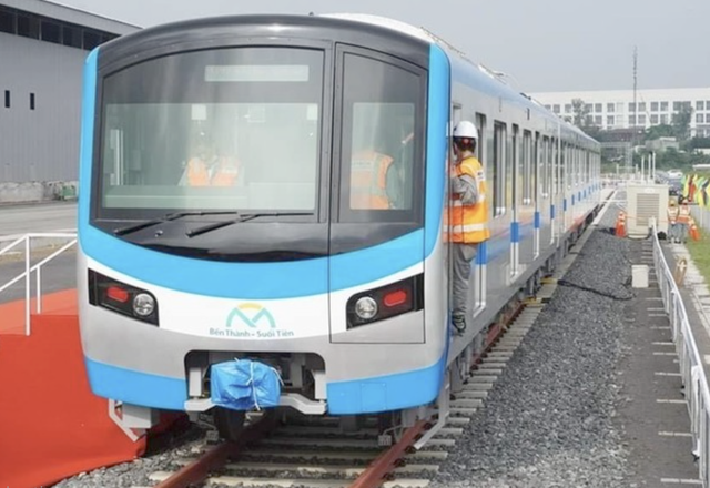 TP.HCM triển khai xây 9 cầu bộ hành tuyến metro Bến Thành - Suối Tiên - Ảnh 2.