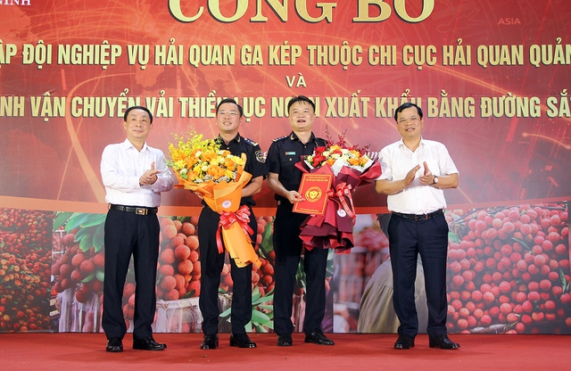 Bắc Giang xuất khẩu 56 tấn vải thiều qua Ga đường sắt liên vận quốc tế Kép - Ảnh 2.