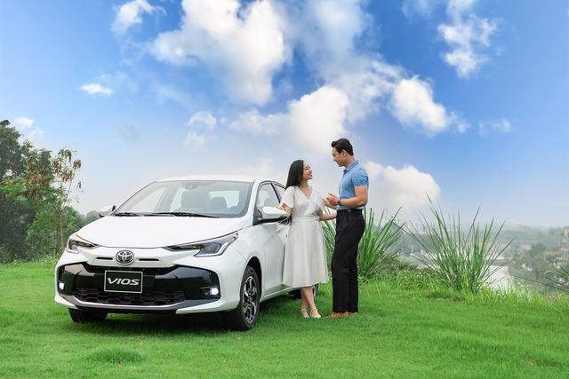 Khách hàng mua mẫu xe Toyota Vios trong tháng 6/2023 được hỗ trợ 50% lệ phí trước bạ cao nhất 35,5 triệu đồng.