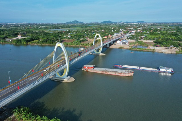 Điều chỉnh lệnh cấm xe tải lớn qua cầu Quang Thanh nối Hải Dương - Hải Phòng - Ảnh 1.