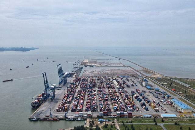Bộ GTVT ủng hộ đề xuất xây dựng bến cảng xăng dầu tại Lạch Huyện - Ảnh 1.