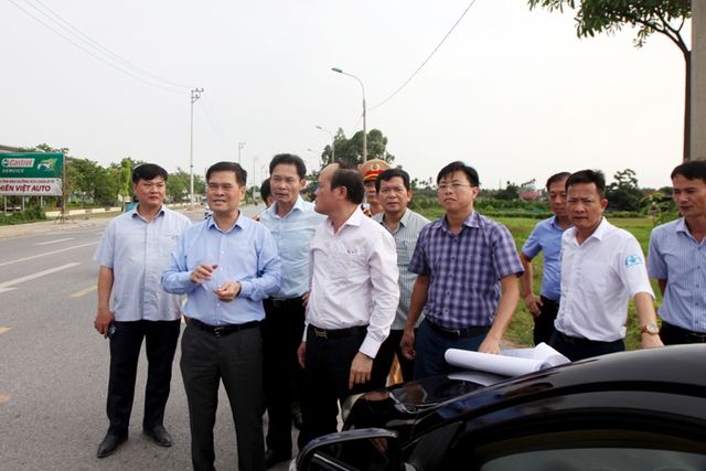 Phó Chủ tịch UBND tỉnh Quảng Ninh kiểm tra trật tự ATGT tại TX Quảng Yên - Ảnh 1.