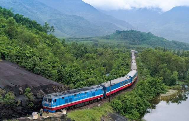 Hoàn thành quy hoạch chi tiết đường sắt Lào Cai – Hà Nội – Hải Phòng, tổng mức đầu tư khoảng hơn 10 tỷ USD - Ảnh 1.