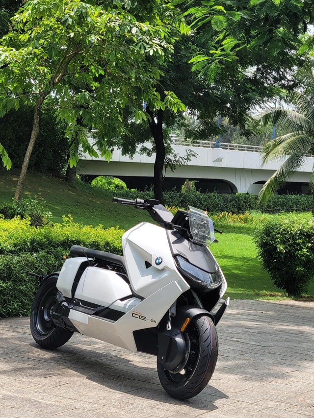 Ngắm &quot;siêu&quot; mô tô điện đắt nhất thị trường Việt Nam - BMW CE 04 - Ảnh 6.