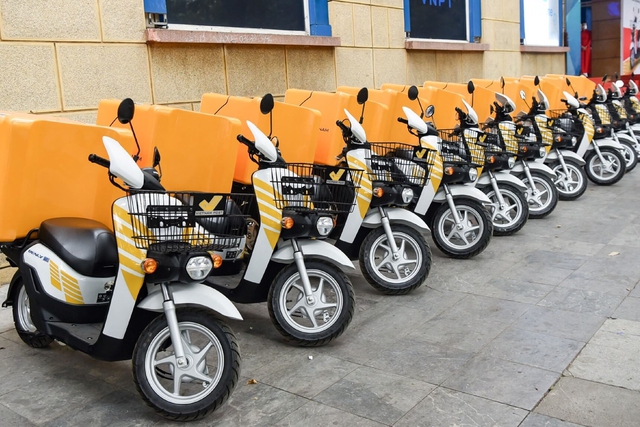 Xe máy điện Honda được sử dụng cho hoạt động chuyển phát của Bưu điện Việt Nam.