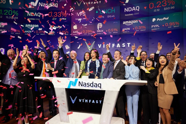 Sự kiện VinFast chính thức niêm yết trên sàn chứng khoán Nasdaq (Mỹ) đang tạo sự chú ý rất lớn. thế giới xe tuần qua