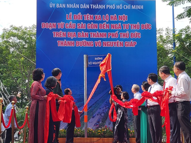 TP.HCM: Chính thức đổi tên xa lộ Hà Nội thành đường Võ Nguyên Giáp - Ảnh 1.