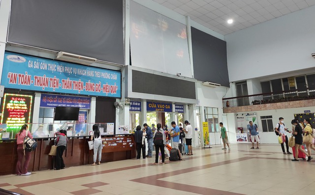 Bến xe Miền Đông, ga Sài Gòn vắng khách dịp lễ 2/9 - Ảnh 6.