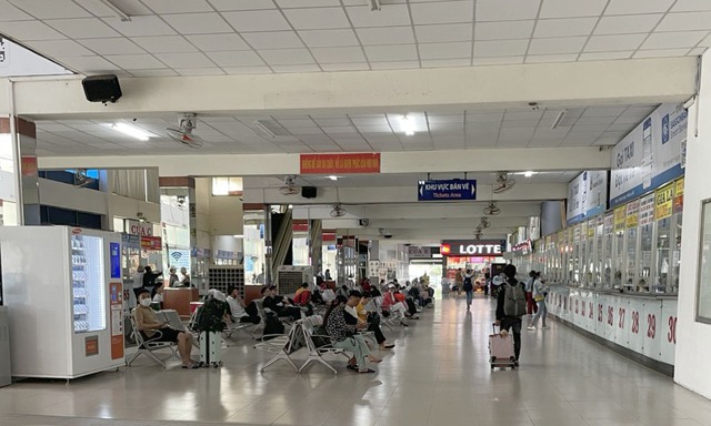 Bến xe Miền Đông, ga Sài Gòn vắng khách dịp lễ 2/9 - Ảnh 3.