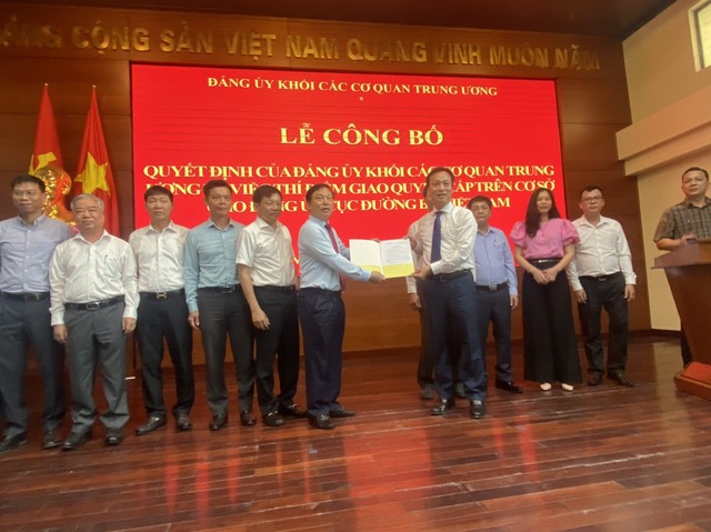 Trao quyền cấp trên cơ sở cho Đảng uỷ Cục Đường bộ Việt Nam - Ảnh 1.