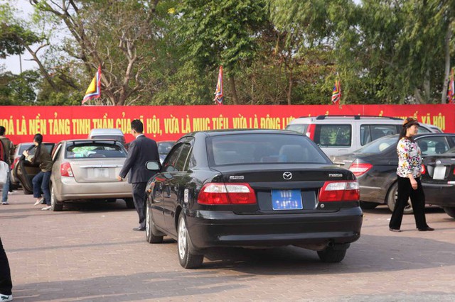 Chủ tịch Hà Nội, Bí thư các tỉnh được dùng xe công giá mua không quá 1,55 tỷ đồng - Ảnh 1.