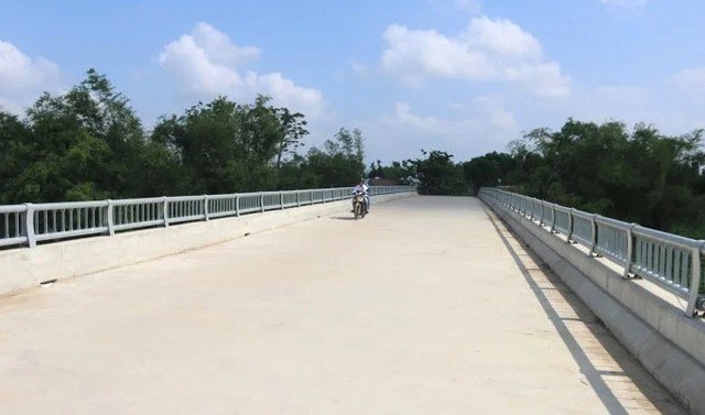 Cầu hàng chục tỷ ở Quảng Nam xây xong "đắp chiếu": Kiểm điểm, làm rõ trách nhiệm UBND huyện- Ảnh 1.