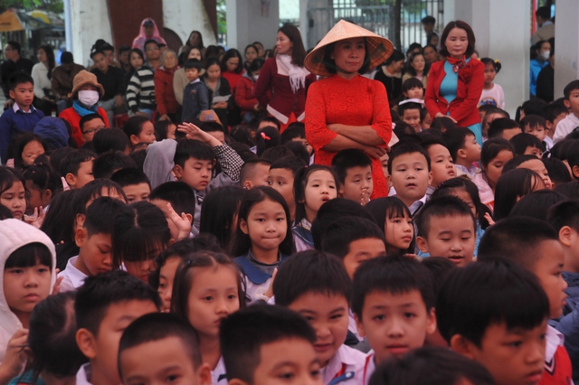 Trao tặng 2 triệu mũ bảo hiểm cho học sinh lớp 1 ở Quảng Nam- Ảnh 5.