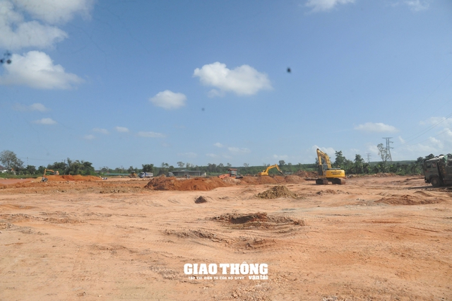 ‘Chạy đua’ tiến độ xây dựng khu tái định cư cao tốc Vạn Ninh - Cam Lộ- Ảnh 6.