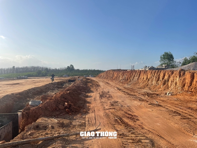 ‘Chạy đua’ tiến độ xây dựng khu tái định cư cao tốc Vạn Ninh - Cam Lộ- Ảnh 13.