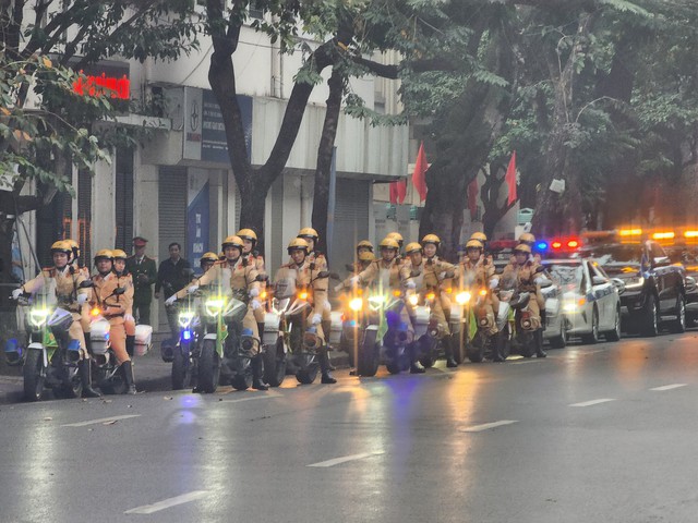 Phó Thủ tướng Trần Lưu Quang: Phải ứng xử nghiêm khắc hơn với các vi phạm giao thông- Ảnh 2.