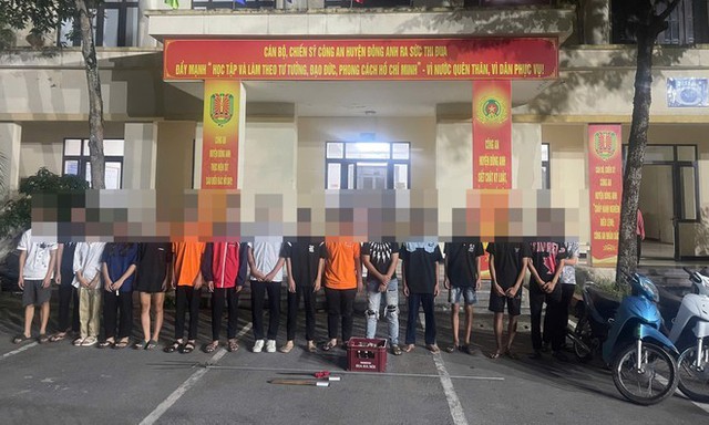 Hà Nội tạm giữ nhóm "quái xế" gây rối trật tự công cộng - Ảnh 1.