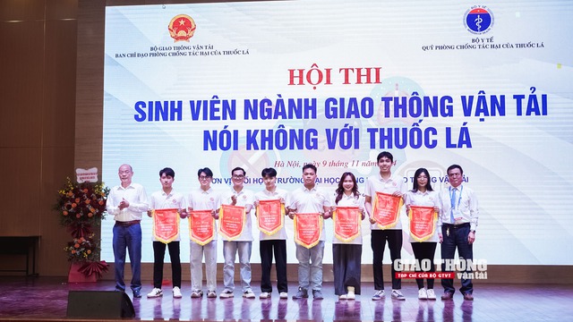 Sinh viên ngành GTVT nói không với thuốc lá- Ảnh 1.