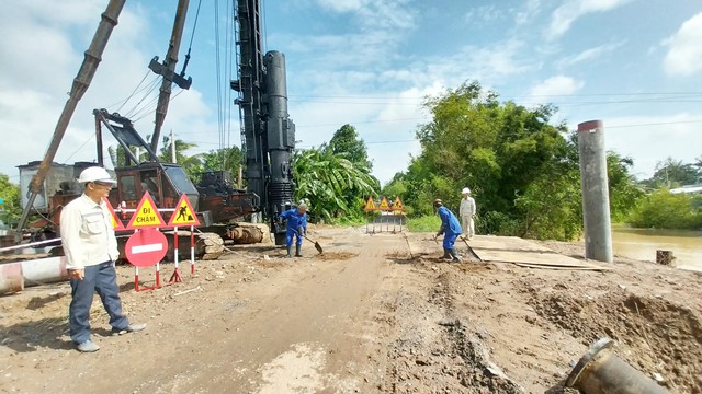 Cảnh báo đỏ nhà thầu thi công chậm tuyến đường Cao Lãnh - Lộ Tẻ - Rạch Sỏi - Ảnh 1.