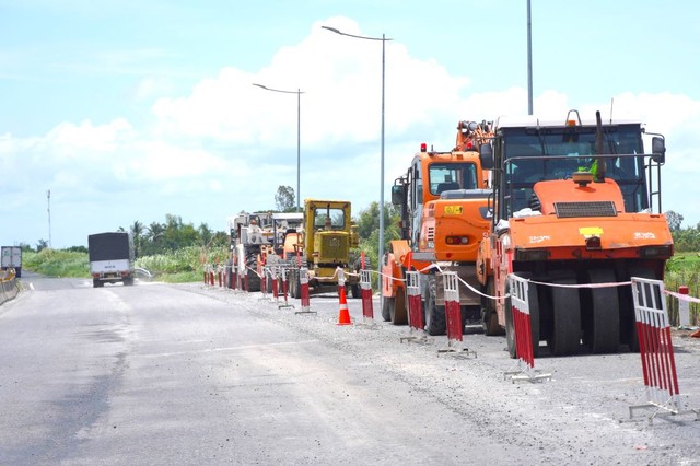 Cảnh báo đỏ nhà thầu thi công chậm tuyến đường Cao Lãnh - Lộ Tẻ - Rạch Sỏi - Ảnh 2.