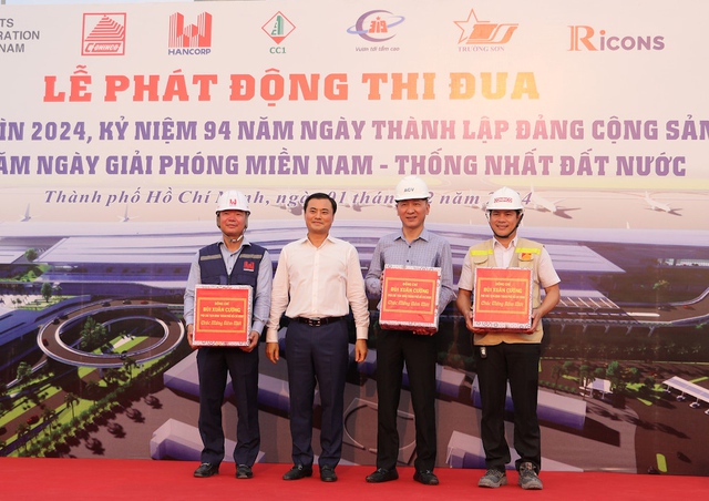 Phát động và ký giao ước thi đua đẩy nhanh tiến độ xây dựng Nhà ga hành khách T3 Tân Sơn Nhất- Ảnh 1.