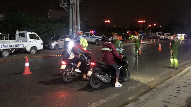 Tạm giữ hình sự đối tượng tông xe vào cảnh sát giao thông tại Việt Yên, tỉnh Bắc Giang- Ảnh 1.