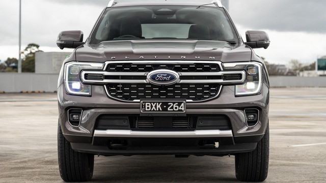 Ford Everest Platinum sắp về Việt Nam, giá dự kiến 1,7 tỷ đồng- Ảnh 2.