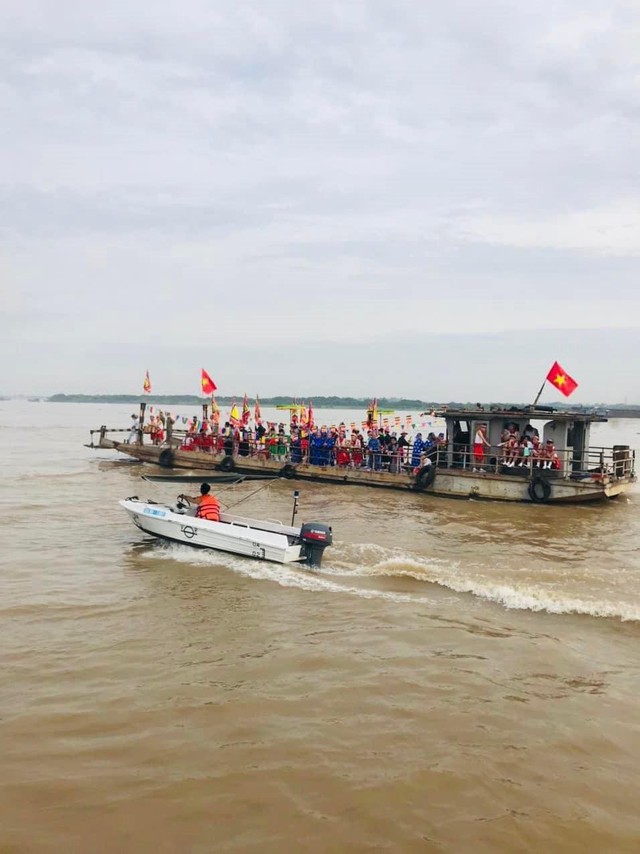 Ngày 14/3, đóng luồng tạm thời 2 km sông Hồng để phục vụ lễ hội- Ảnh 1.