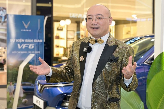 Doanh nhân Tom Peng là một trong những khách hàng ưa chuộng các dòng xe VinFast.
