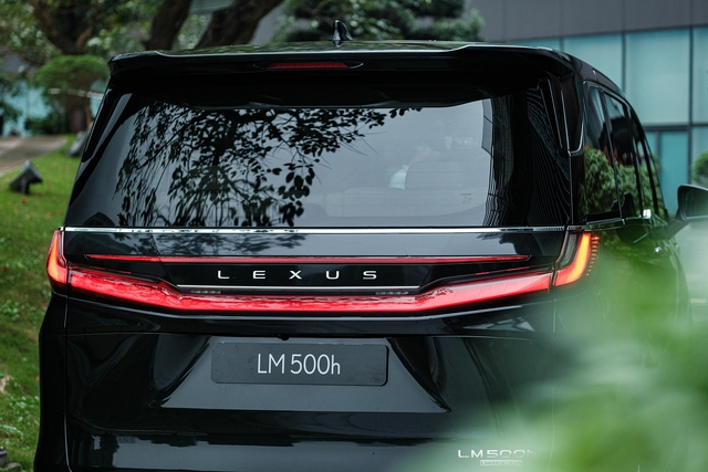 Cận cảnh Lexus LM 2024 – MPV hạng sang đắt nhất Việt Nam- Ảnh 4.
