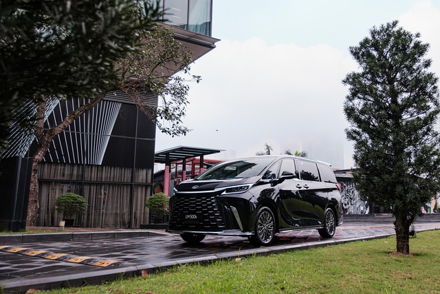 Cận cảnh Lexus LM 2024 – MPV hạng sang đắt nhất Việt Nam- Ảnh 9.