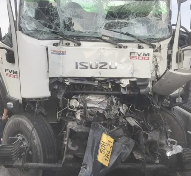 Tai nạn trên cao tốc Vĩnh Hảo - Phan Thiết, tài xế ô tô tải tử vong- Ảnh 2.