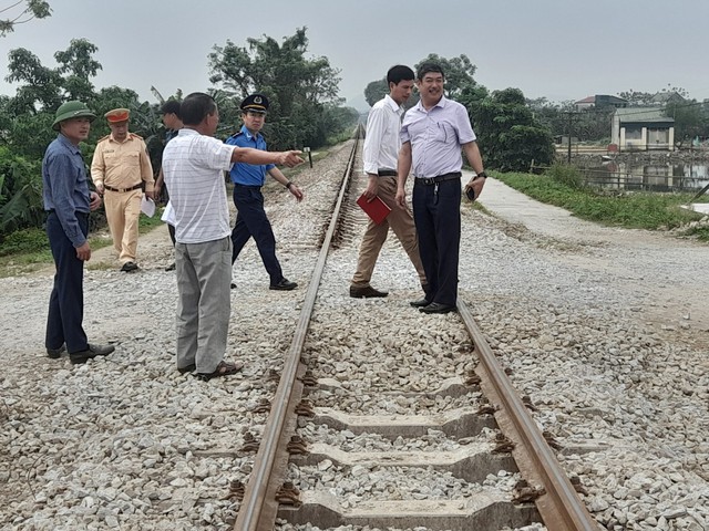 Xác định hơn 30 điểm tiềm ẩn TNGT đường sắt trên địa bàn Nghệ An - Ảnh 1.