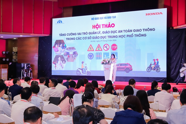Đại diện Bộ Công an trình bày tham luận tại hội thảo.  Honda Việt Nam thúc đẩy công tác giáo dục an toàn giao thông tại hệ thống trường Trung học phổ thông
