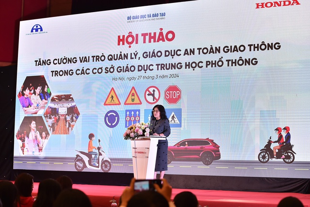 Thứ trưởng Bộ Giáo dục và Đào tạo Nguyễn Thị Kim Chi phát biểu kết thúc Hội thảo.  Honda Việt Nam thúc đẩy công tác giáo dục an toàn giao thông tại hệ thống trường Trung học phổ thông