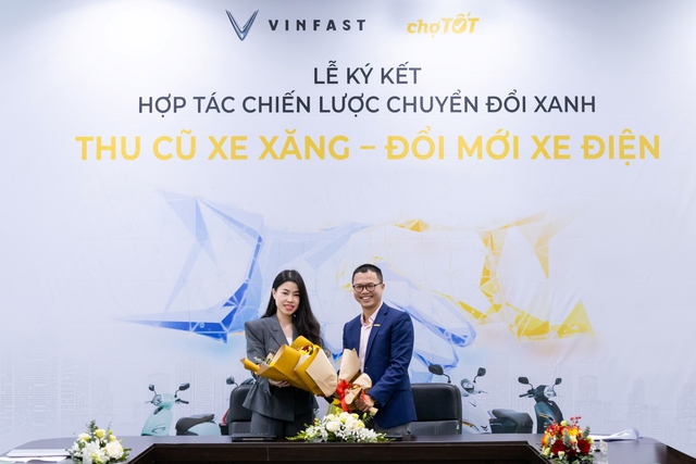 Lễ ký kết hợp tác giữa VinFast và Chợ Tốt.