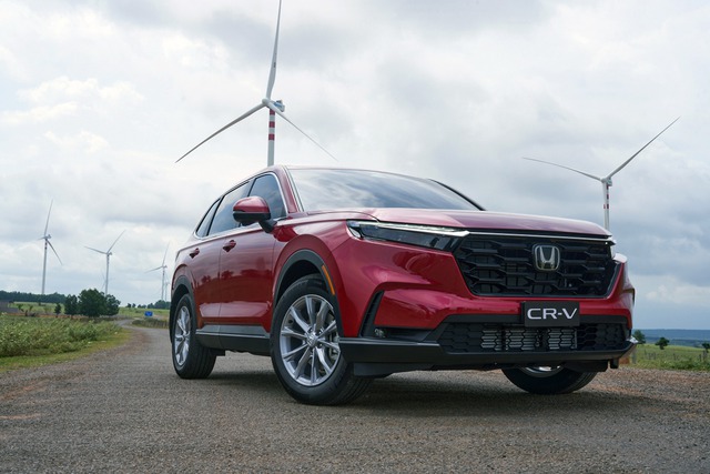 Khách hàng mua mẫu xe Honda CR-V trong tháng 3/2024 có thể được ưu đãi lên đến 150 triệu đồng.  Thế giới xe tuần qua: Ô tô nhập khẩu lao dốc, loạt xe giảm giá mạnh, VinFast có đại lý ở Trung Đông