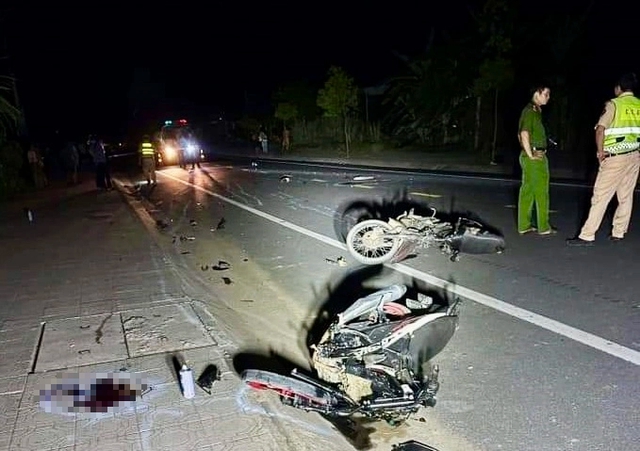 Tai nạn xe máy ở Lâm Đồng: 2 người tử vong, 1 người bị thương nặng- Ảnh 1.
