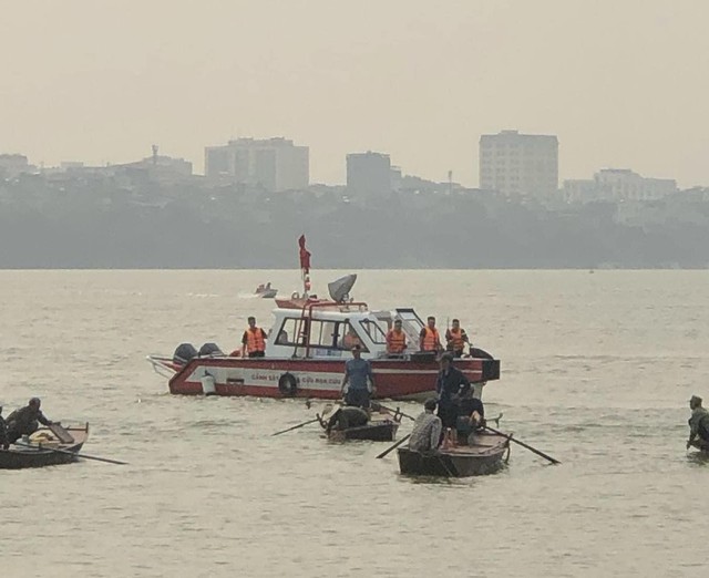Hà Nội: Cảnh sát điều tra vụ 2 học sinh đuối nước khi bơi sông Hồng- Ảnh 1.