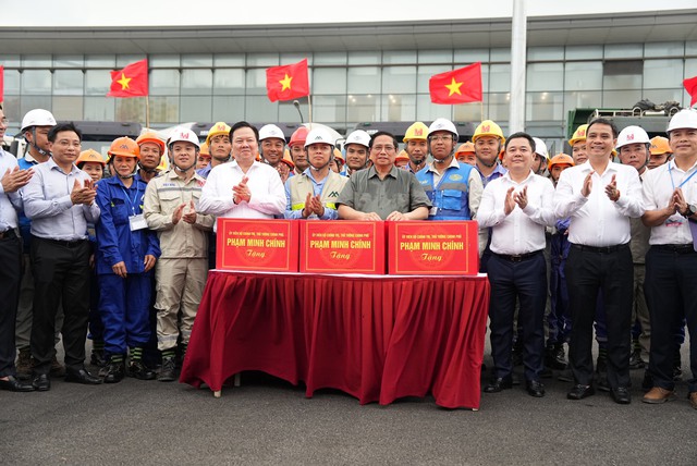 Thủ tướng phát lệnh khởi công Dự án mở rộng nhà ga T2 sân bay Nội Bài- Ảnh 4.