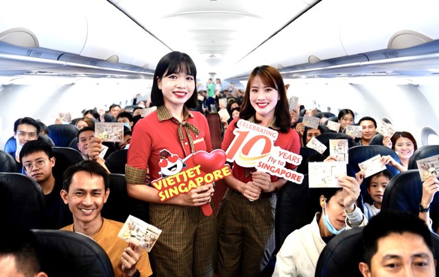 Mừng kỷ niệm "chuyến bay nụ cười" đến Singapore, Vietjet tặng 10.000 vé bay chỉ từ 0 đồng- Ảnh 1.