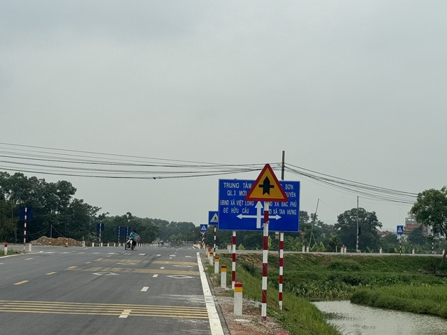 Tai nạn rình rập trên đoạn tuyến nối Hà Nội - Bắc Giang vừa thông xe- Ảnh 5.