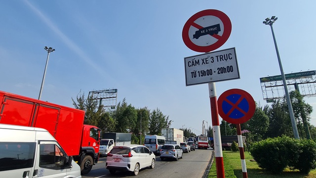 Đề nghị cấm xe tải 3 trục qua cầu Rạch Miễu vào giờ cao điểm- Ảnh 1.