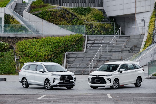Bộ đôi Veloz Cross và Avanza Premio được Toyota Việt Nam nhập khẩu nguyên chiếc từ Indonesia.
