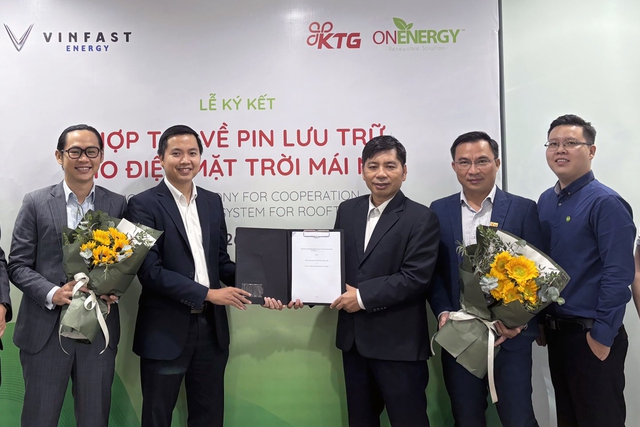 Lễ ký kết thỏa thuận hợp tác giữa VinFast và ON Energy.