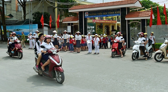 Quảng Ninh rà soát, xử lý bất cập giao thông tại 65 trường học nằm ven quốc lộ  - Ảnh 1.