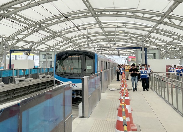 TP. HCM cam kết vận hành thương mại tuyến Metro số 1 vào quý IV năm 2024- Ảnh 3.