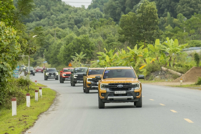 Ford Ranger và Everest đang là những mẫu xe dẫn đầu phân khúc về sản lượng bán hàng.