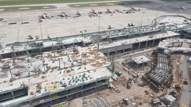 Nhà ga T3 sân bay Tân Sơn Nhất đã thành hình, đưa vào khai thác dịp 30/4/2025- Ảnh 1.
